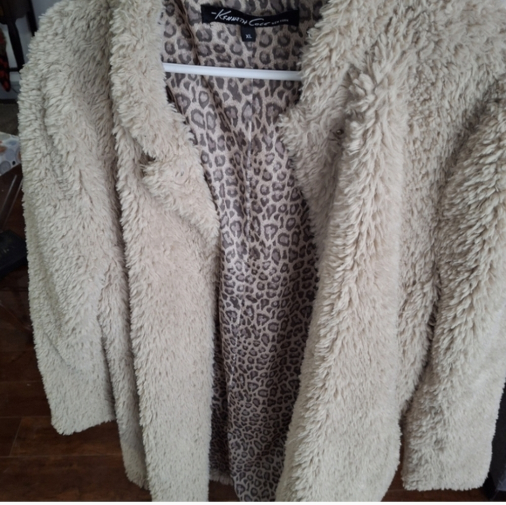 Sale🤑NWOT Kenneth Cole  NY Cream Sherpa  Jacket.  Animal Print Lining Ladies XL
